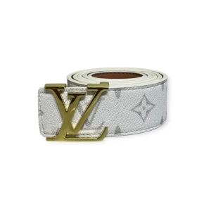 Louis Vuitton Bälte  - Helt nytt aldrig använt. Storlek 110cm. Kan frakta eller mötas i Stockholm. Postar inom 24 timmar