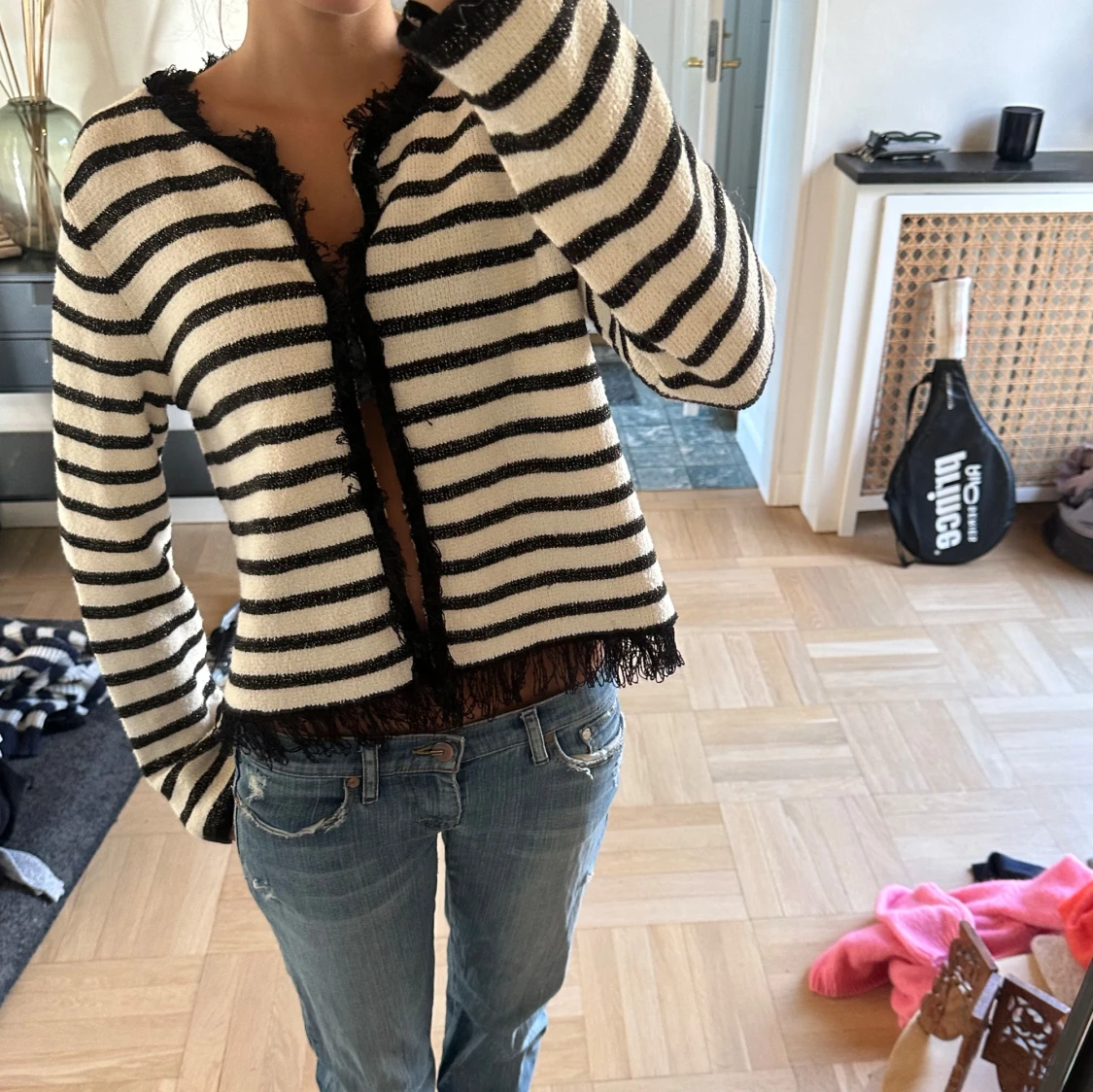 Randig kofta med fransiga kanter