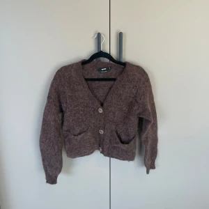 Stickad kofta - Jättefin, hör av dig för fler bilder!