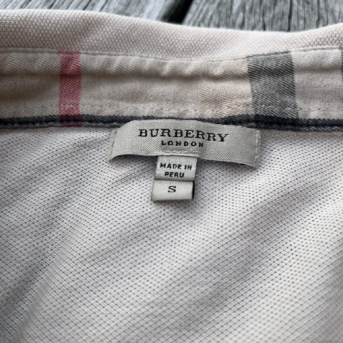 Burberry  - 2