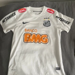 Santos Tröja Storlek M - Nike Santos Tröja med custom namn på ryggen säljes då den inte passar mig längre, Storlek M