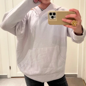 Hoodie - Mysig hoodie perfekt för en mysig sommarkväll😇😇