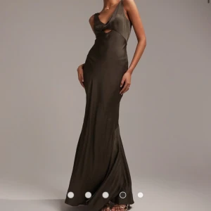 Mörkgrön klänning - Så fin klänning ifrån asos nästan som ny♥️