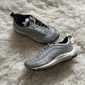 nike air max 97 silver bullet - använda ett fåtal gånger, kommer utan box