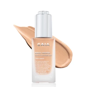 CAIA Dewy Drops Serum Foundation - CAIA Dewy Drops Serum Foundation. Ger en naturlig, återfuktande finish och innehåller vitamin E. beige nyans, flytande formula som smälter in i huden. Ca 2/3 kvar. Jättefräsch 🩷☺️