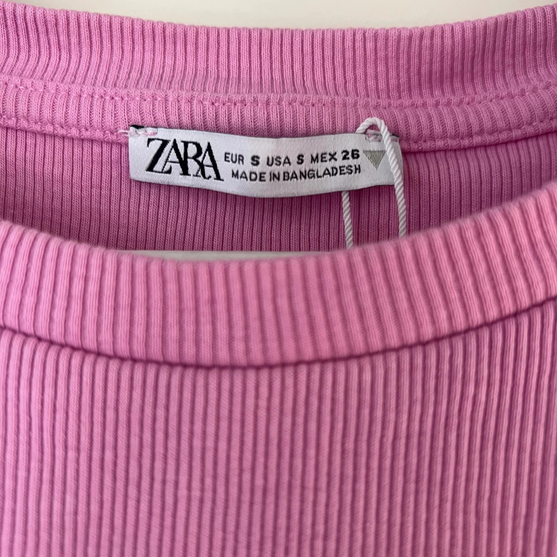 Rosa topp med volangärmar från Zara - 1