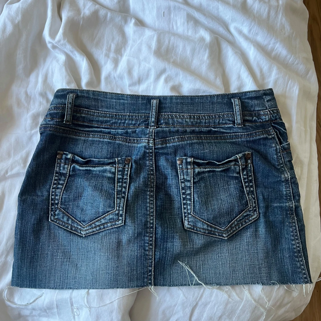 Jeanskjol med rå kant - 2