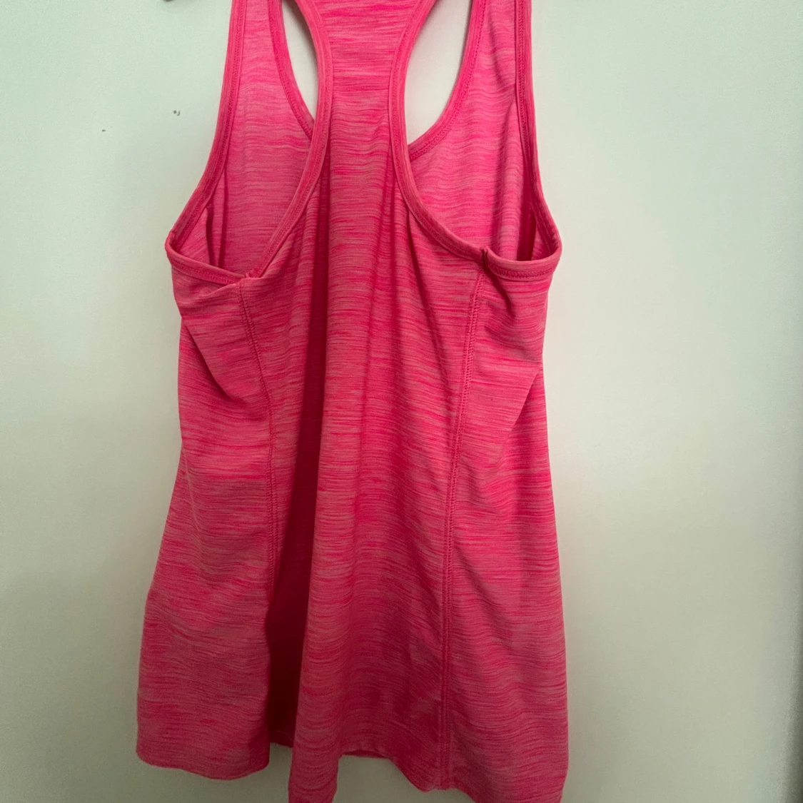 Rosa sportigt linnetopp från H&M - 1