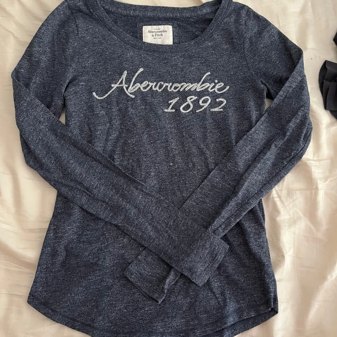 Mörkblå långärmad tröja från Abercrombie & Fitch