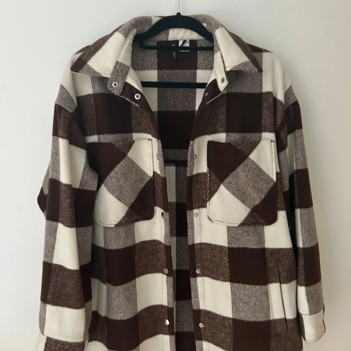 Brun och vit rutig overshirt från H&M Divided
