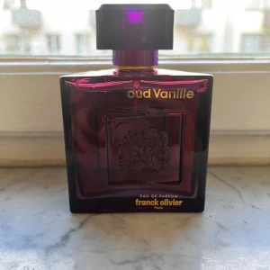 Oud Vanille Eau de Parfum - Oud Vanille från Franck Olivier, påminner om Frederic Malle Portait of a Lady. 90/100ml kvar