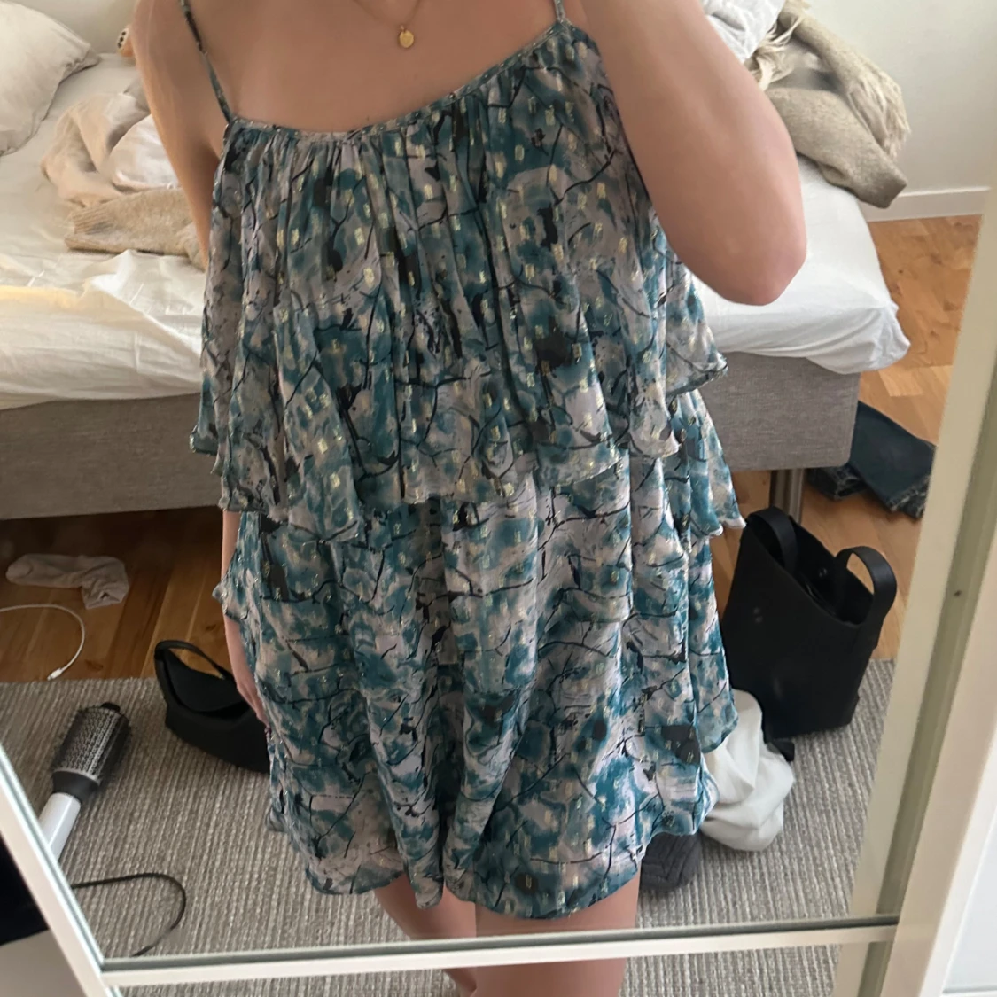 Blommig volangklänning från Zara - 1