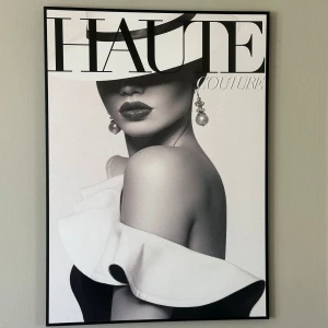 Haute Couture - En fin tavla i 70x50cm , pris kan diskuteras.