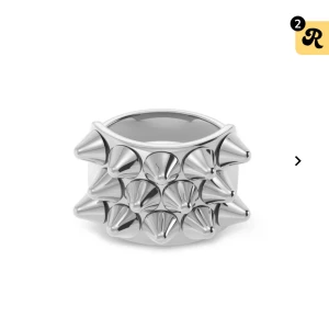 Edblad ring - Säljer min Edblad ring i silver. Kommer ej till användning länge. Bra skick, lite färg som lossnat på insidan men inget man tänker på.💞Storlek 18,5.