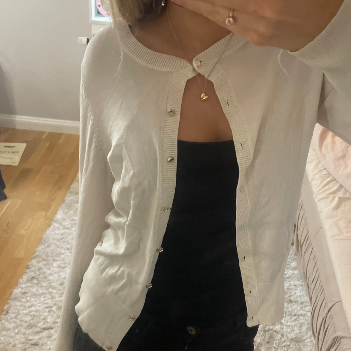 Vit kofta med knappar - 1