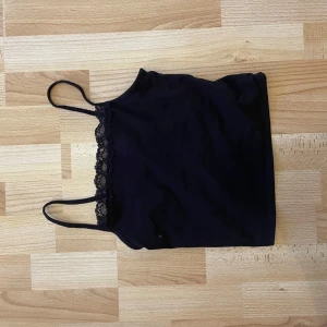 Linne från hm - Super gulligt linne från hm. Säljer pgå att jag inte använder den. Nyskick