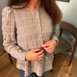 Fin brun blus 🌹 - Fint skick 💌oanvänd med prislapp kvar