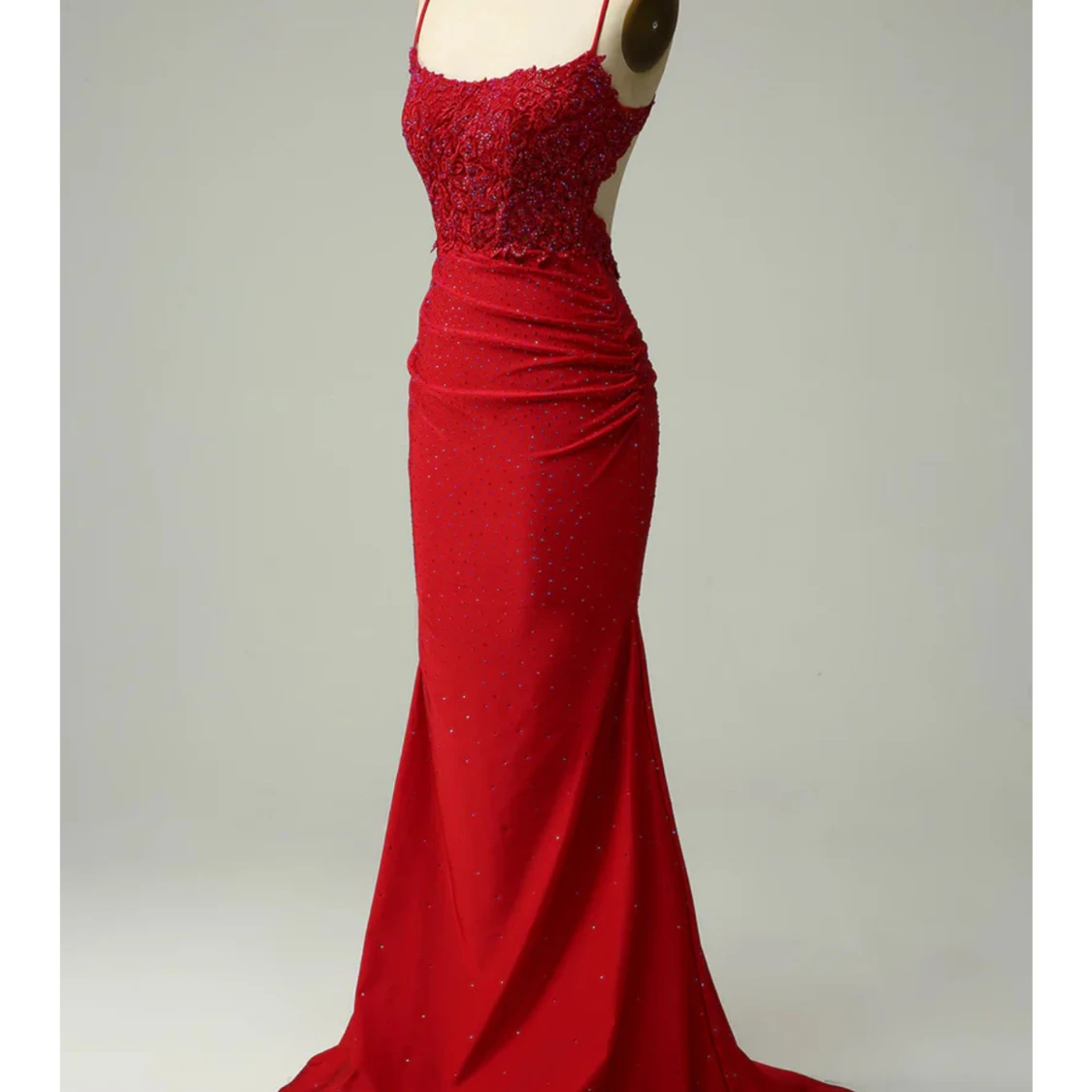 Röd långklänning med öppen rygg - 2