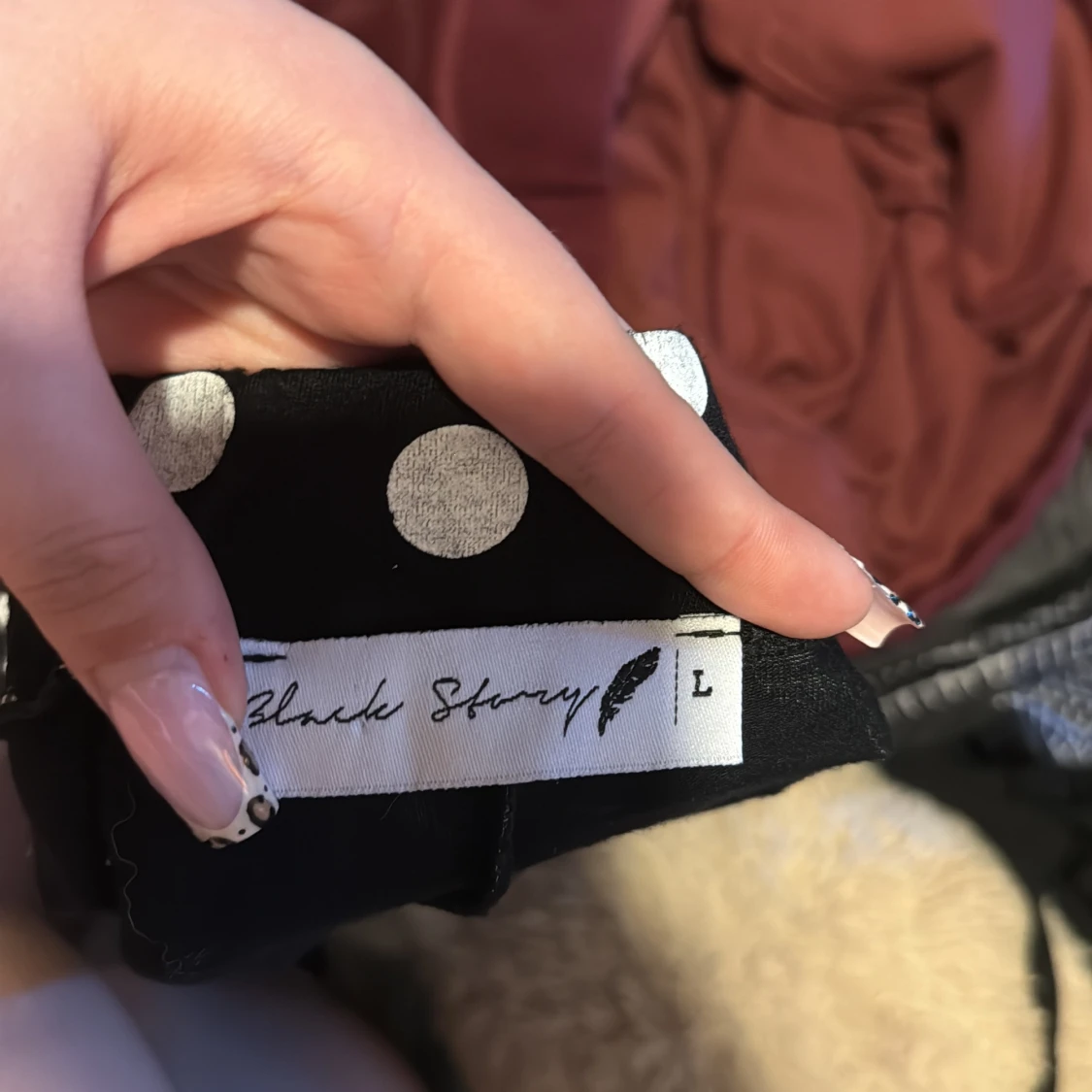 Svart prickig kjol från Black Story - 2