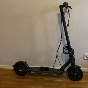 Ingen bok identifierad - Använd i ett år inte stora fel bara att fram däcket är lite paff men de fungerar att köra men helt bättre köpa nytt däck.