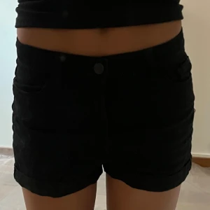 Svarta shorts från Lindex - Skriv för fler mått eller frågor💕