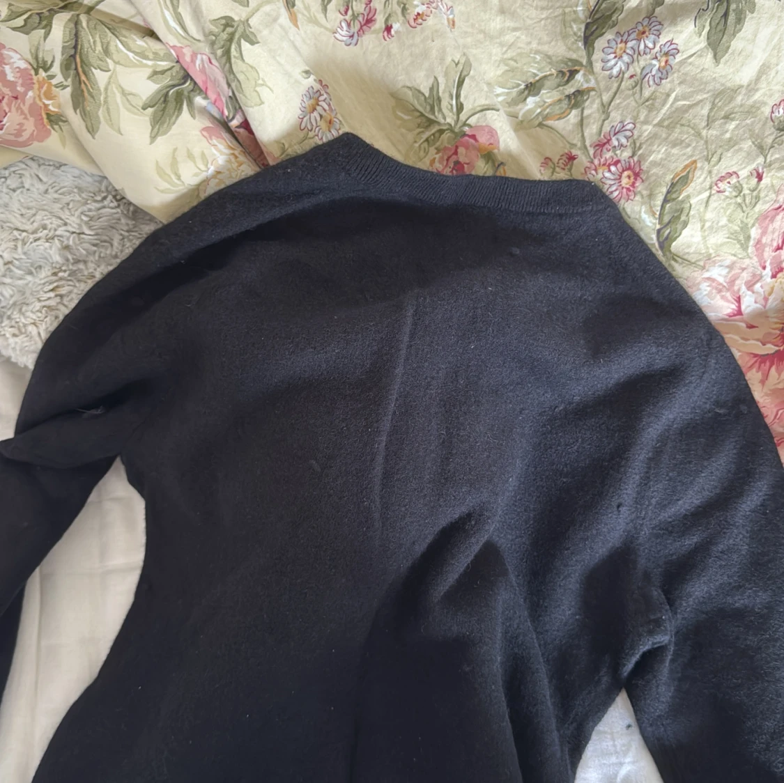 Svart v-ringad tröja från GANT - 1