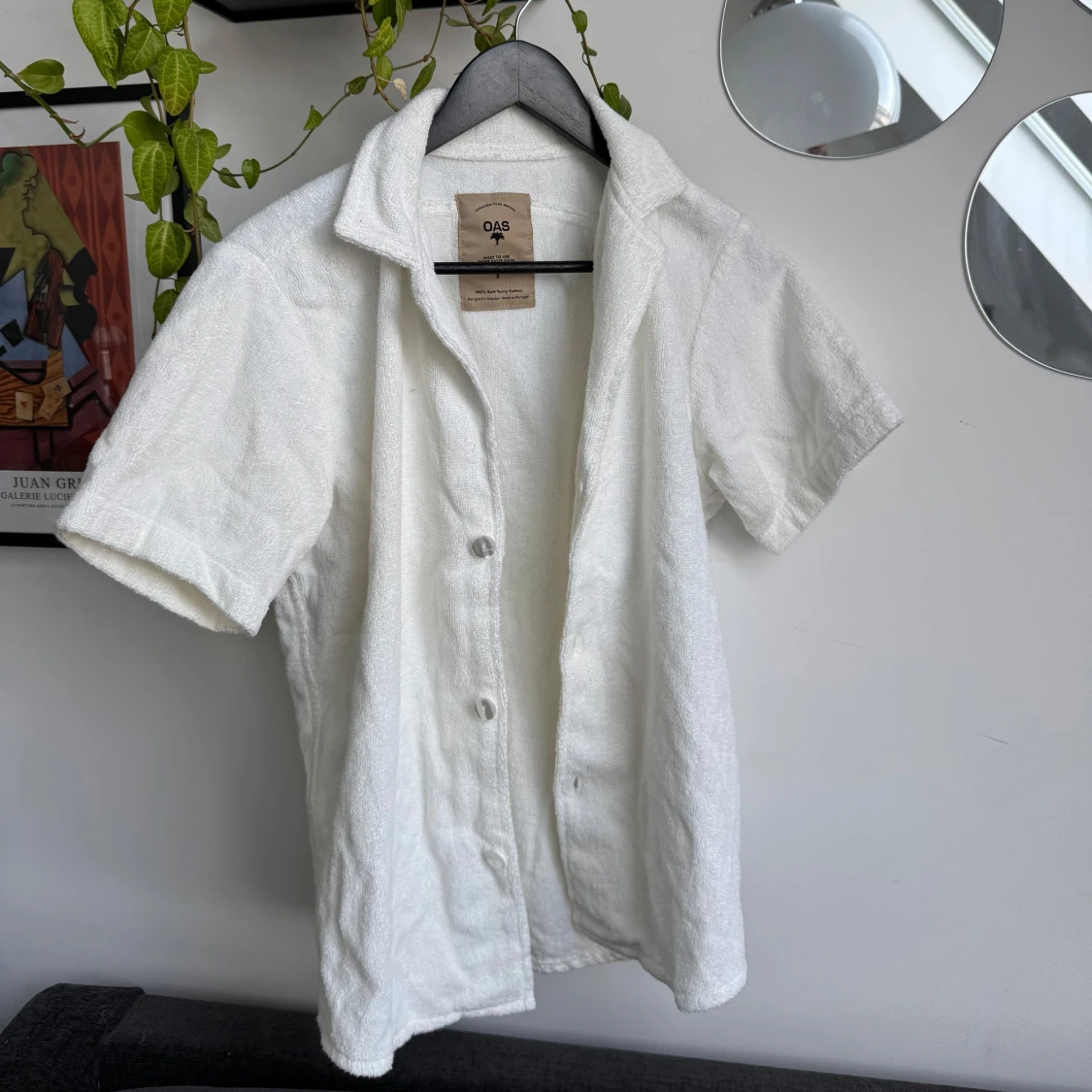Vit frottéskjorta från OAS
