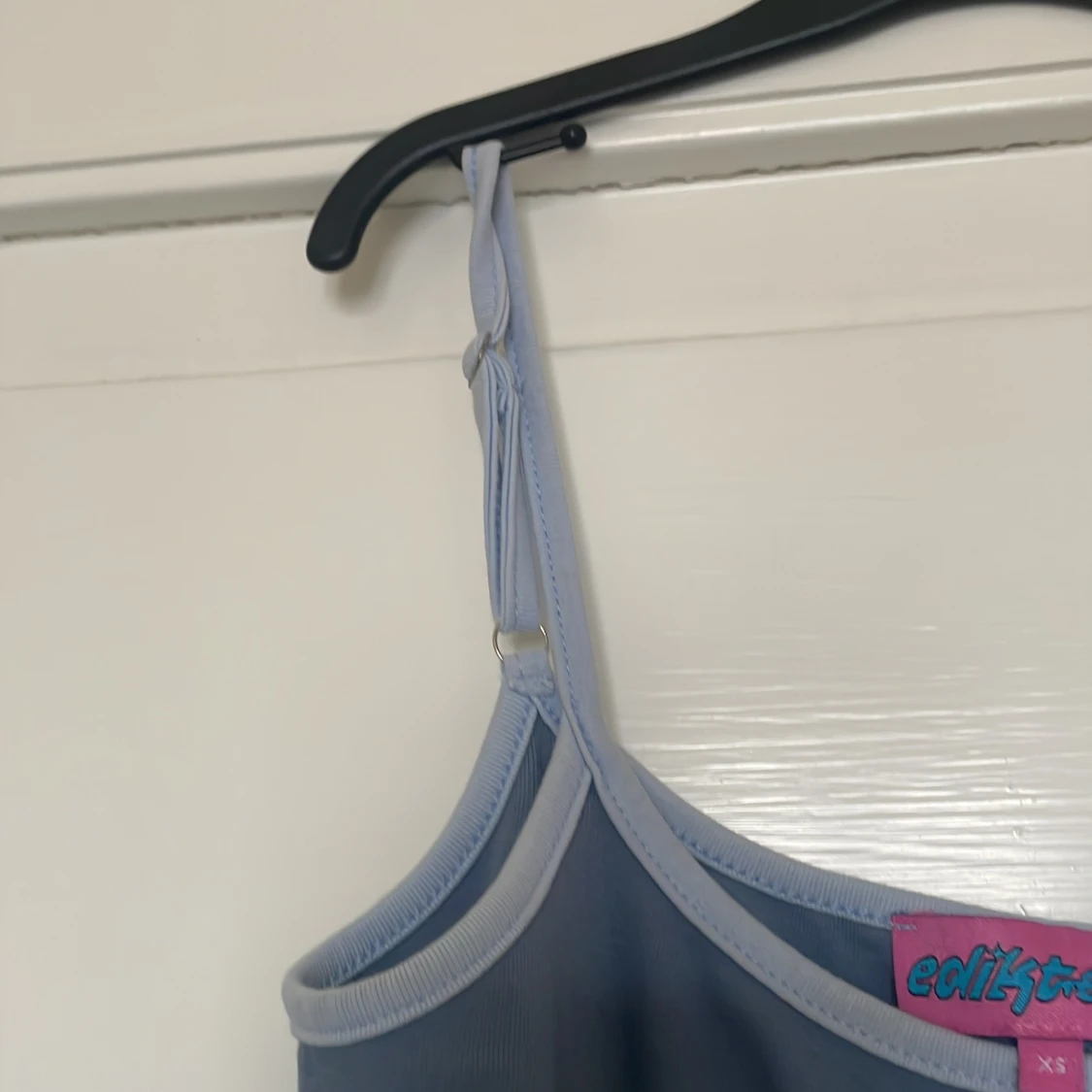 Ljusblå linnetopp från Edikted - 3