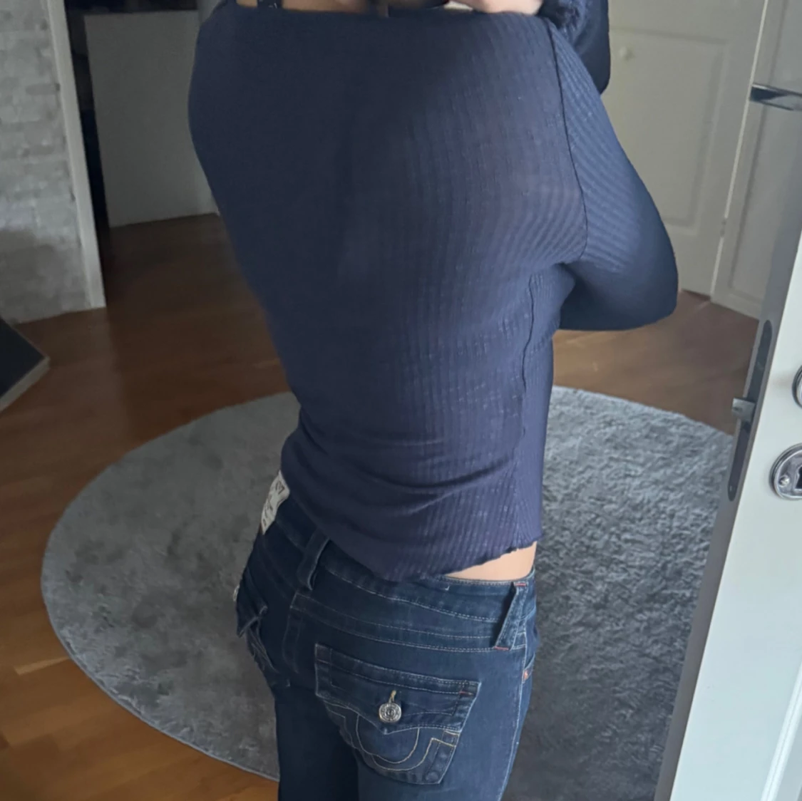 Mörkblå ribbad tröja från Dazy - 1