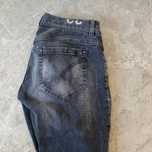 Dondup jeans - | Dondup Jeans Nya modellen | Size 32 | Skick 8/10 | Pris 999kr