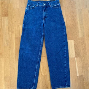 Sweet SKTBS jeans big skate loose fit - Baggy jeans köpta på junkyard för 699kr. Storlek xx-small.( SWEET SKTBS Big skate loose fit jeans ). Jeansen har inga tecken på användning utan är som nya. De är endast använda ett fåtal gånger. 