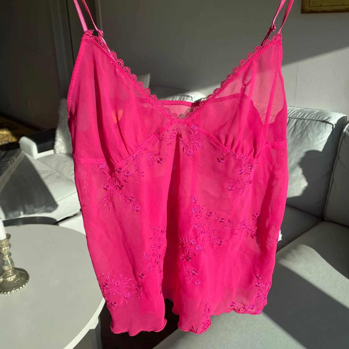 Rosa linne med detaljer