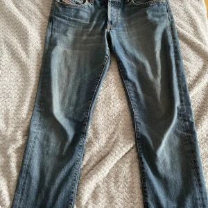 Diesel jeans - Säljer dom här feta jeansen från diesel då dom inte används. Det är inga hål eller revor på byxorna. Det är bara att höra av sig om det finns funderingar 
