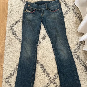 Lågmidjade jeans - Såå snygga diesel jeans med låg midja😍☺️❤️ se bilder för mått