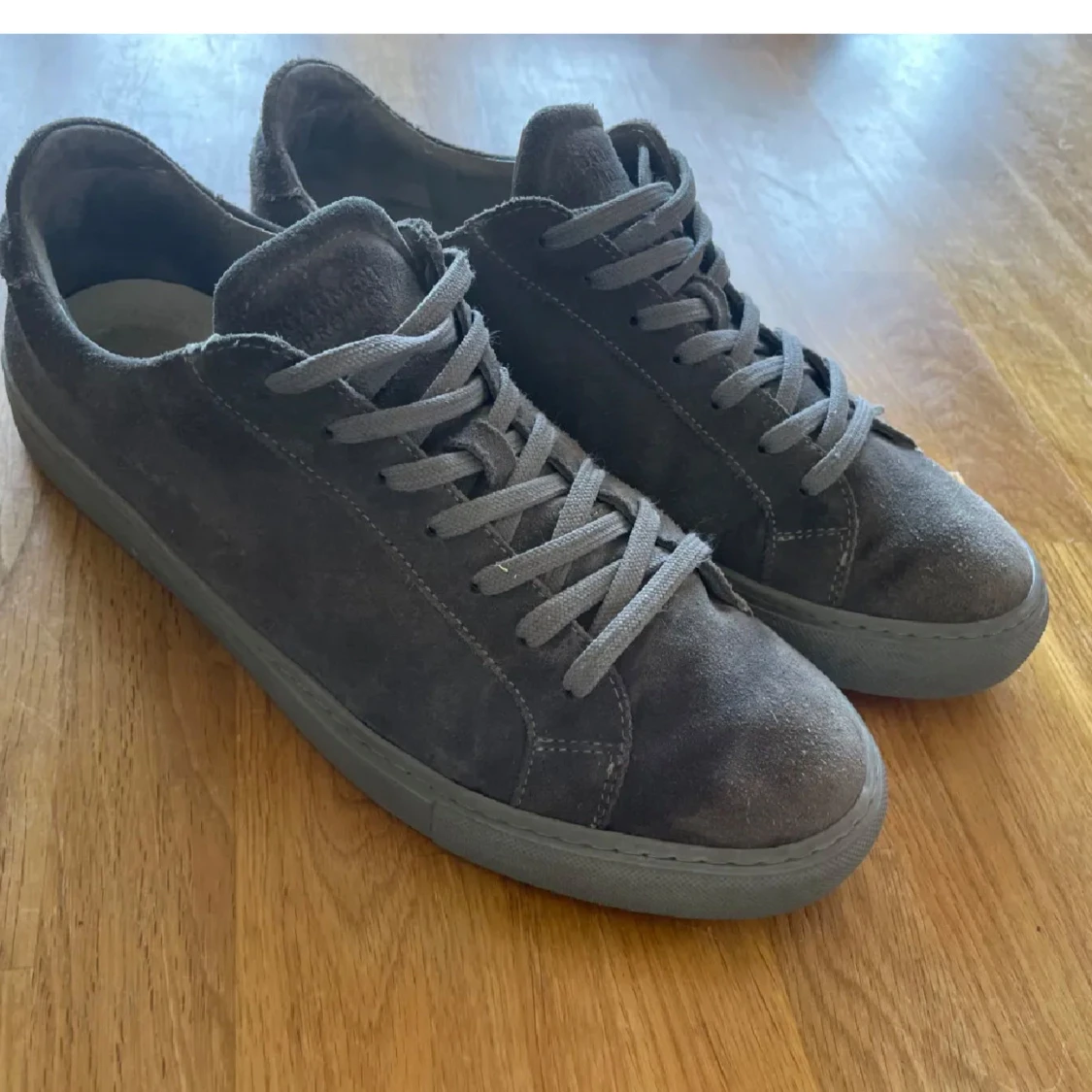 Grå sneakers från Garment Project - 1