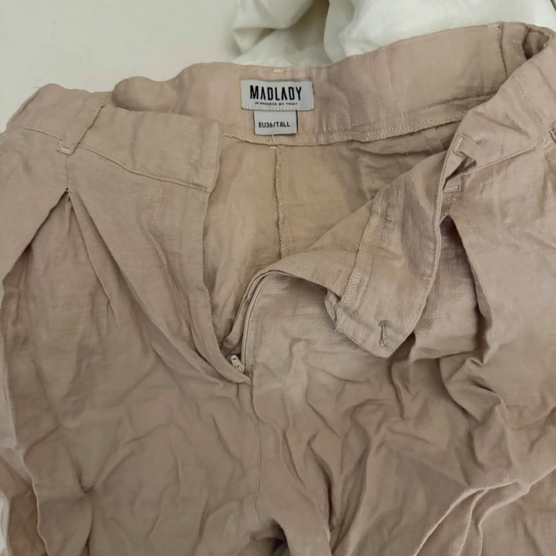 Beiga linnebyxor  från Madlady - 1
