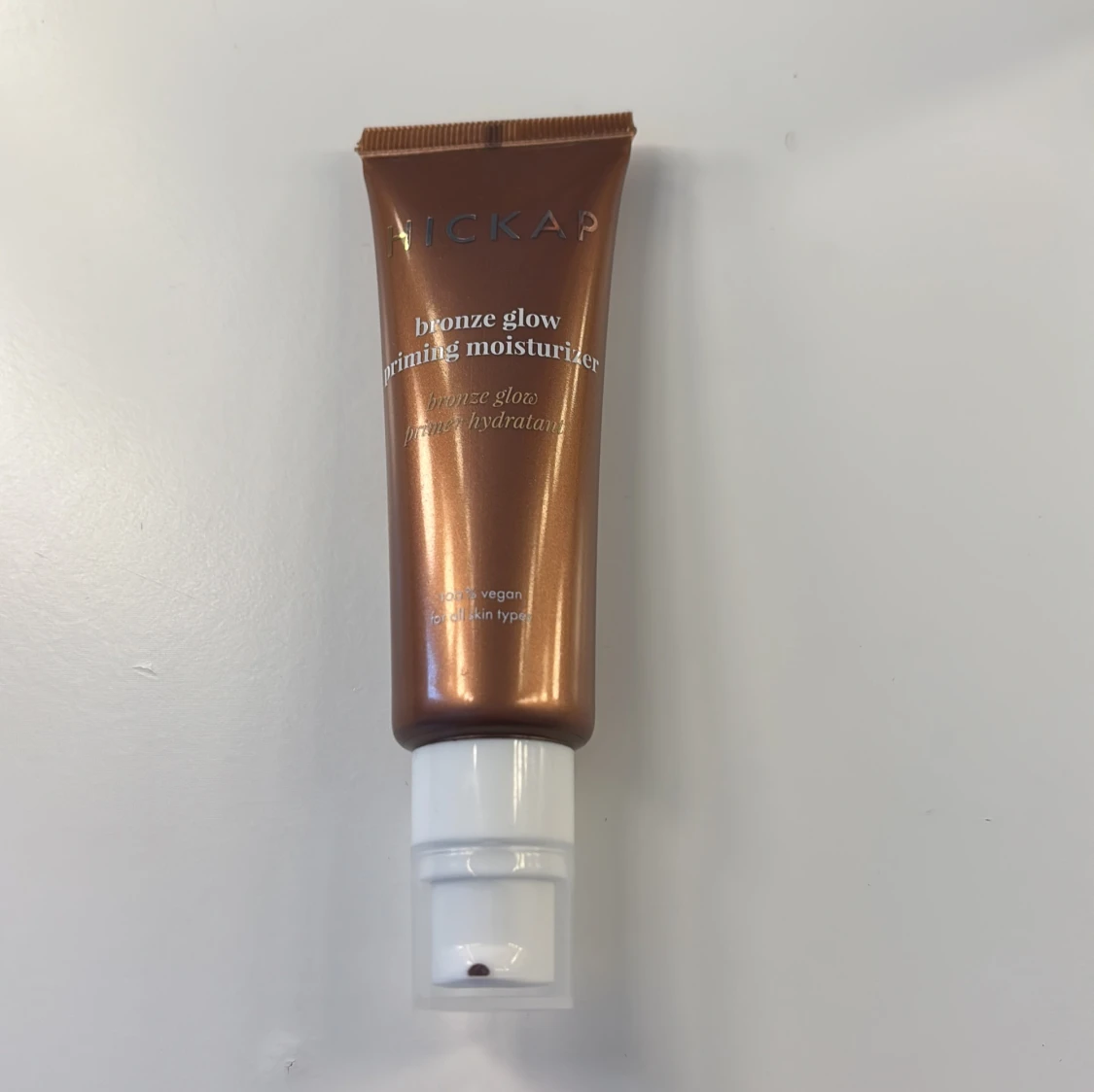 Hickap bronze glow priming moisturizer