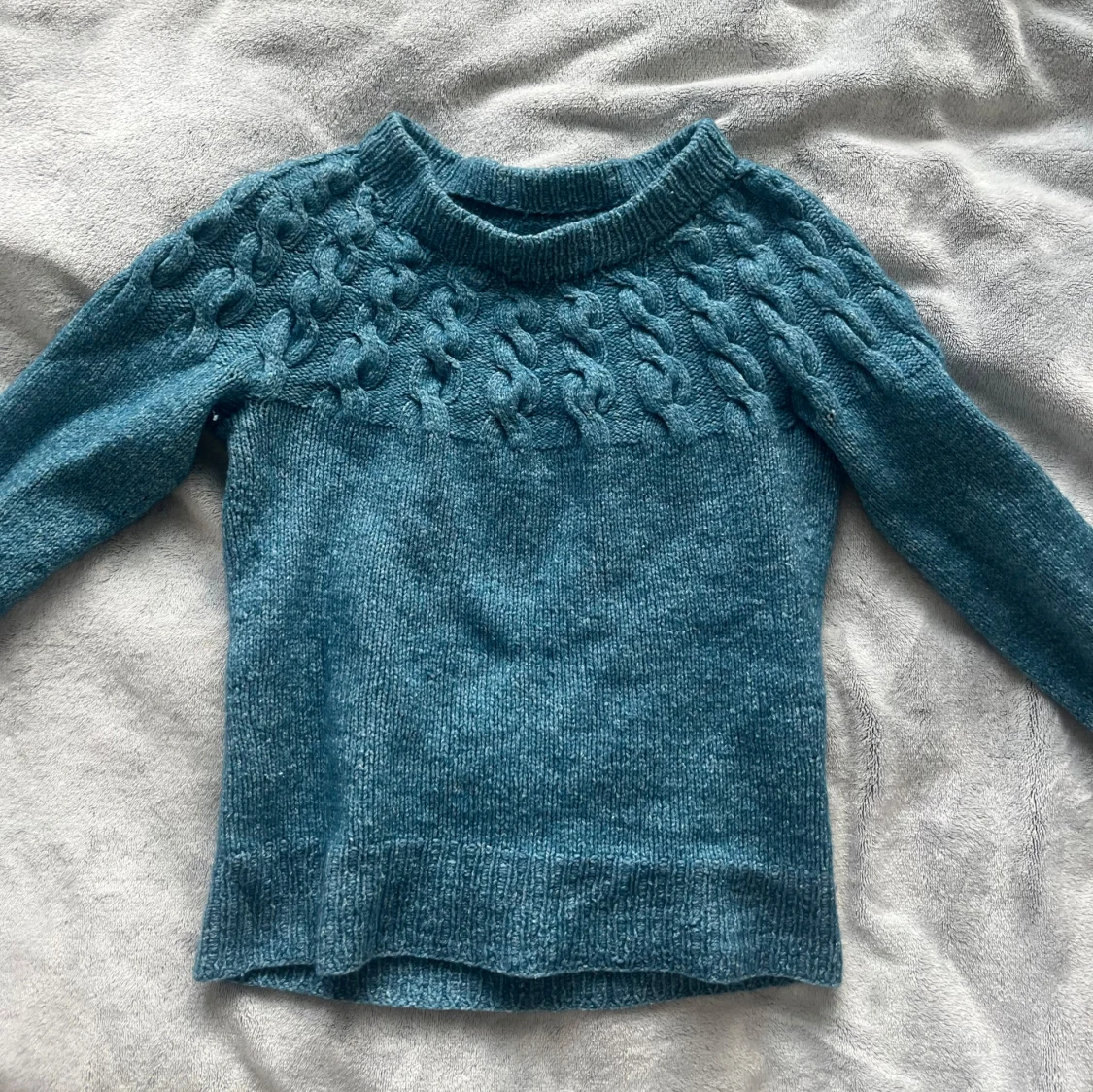 Stickad blå  - 2