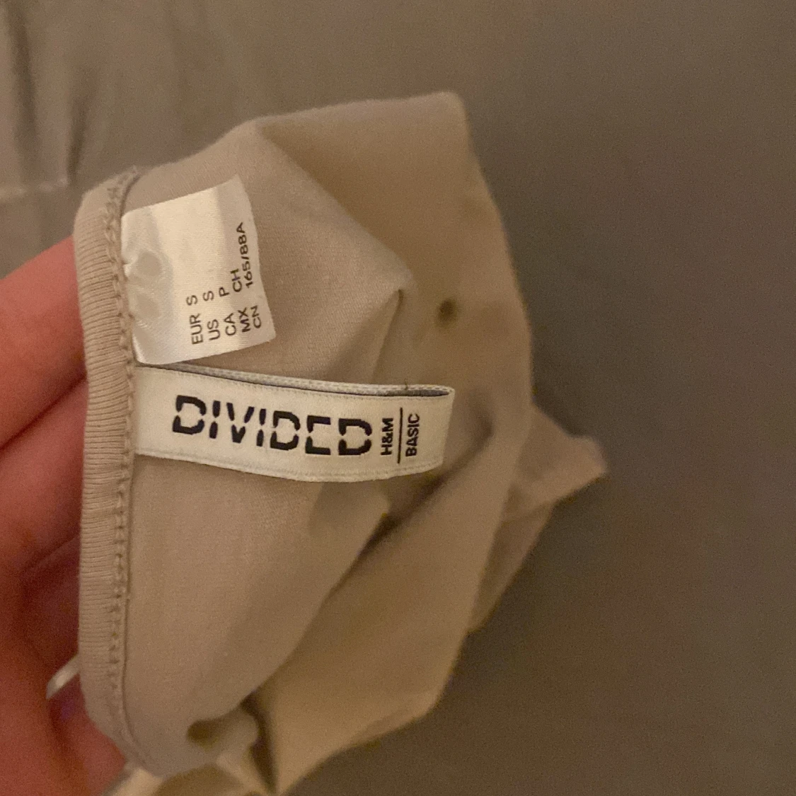 Beige linnetopp från Divided - 2