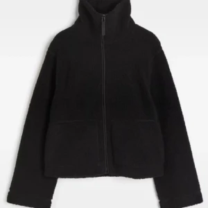 Svart teddyjacka från H&M - Svart teddyjacka från H&M i XS. Pris kan även diskuteras