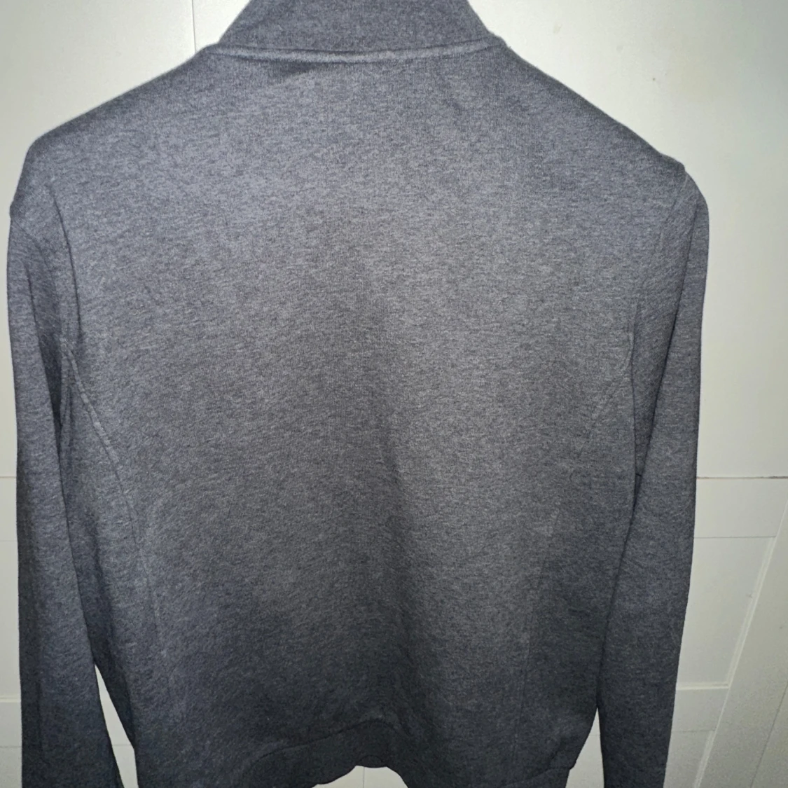 Grå zip-jacka från Lacoste - 1