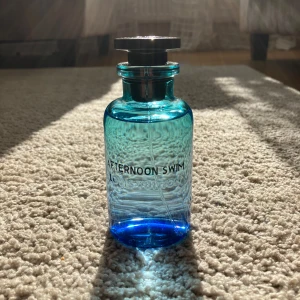 Afternoon Swim parfym från Louis Vuitton - Ca 90ml kvar. Original parfym men box medföljer ej tyvärr! 