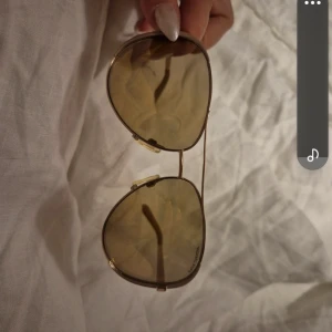 Michael kors Solglasögon - Solglasögon från Michael kors nypris 2000:-