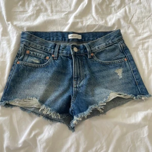 Blå jeansshorts från Gina Tricot - Helt oanvända så i nytt skick❤️