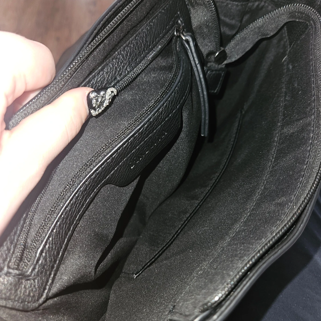 Svart axelväska från Don Donna - 2