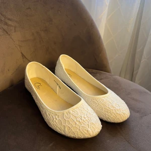 Vita spetsballerinaskor - Använda en gång, storlek 39