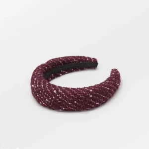 Beck södndergaard diadem  - Säljer mitt superfina diadem då det inte kommer till användning. Skriv privat för egna bilder. Priset kan diskuteras.💕💕