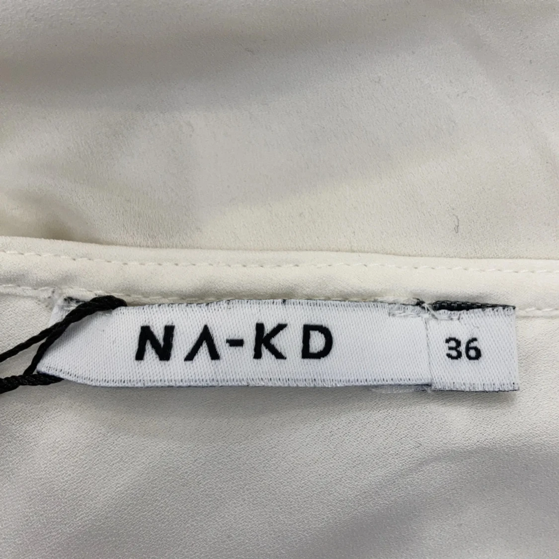 blus med volanger  - 2