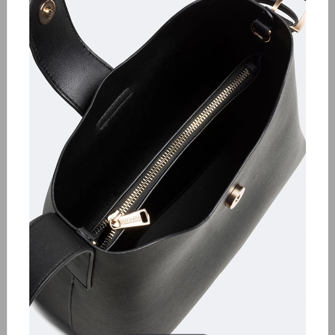 Svart axelväska från Don Donna - 2