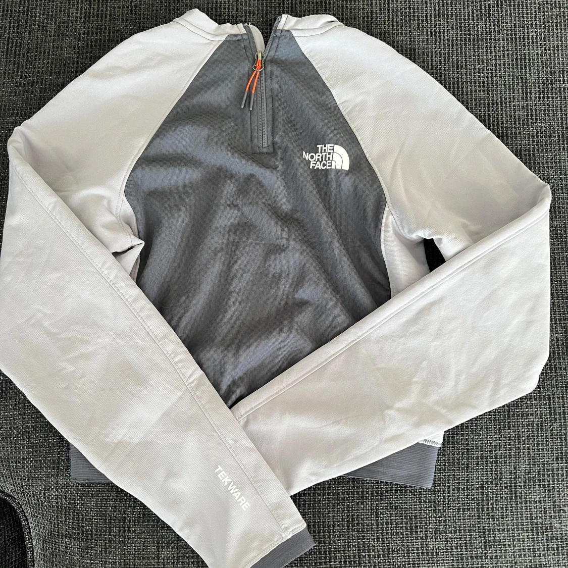 Grå långärmad tröja från The North Face